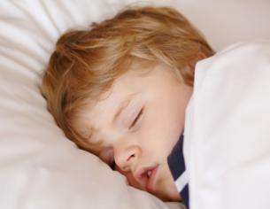 Hvorfor dykker iltmætningen, når min søn sover?